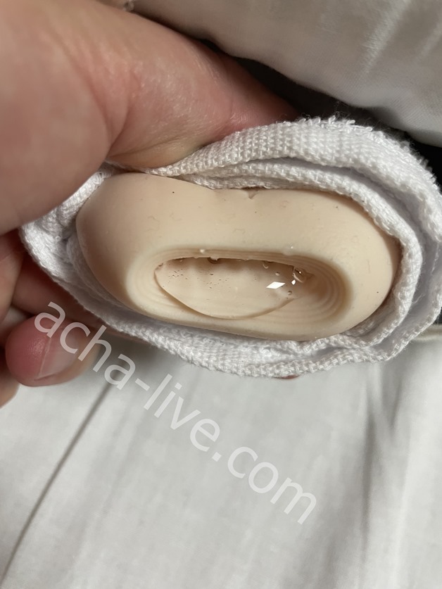 オナホールにはたっぷりのローションを注入